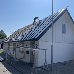 Ståltag monteres på hus
