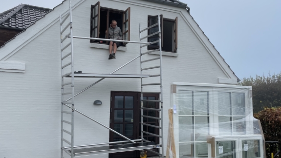 udskiftning af vinduer og døre på hvidt hus